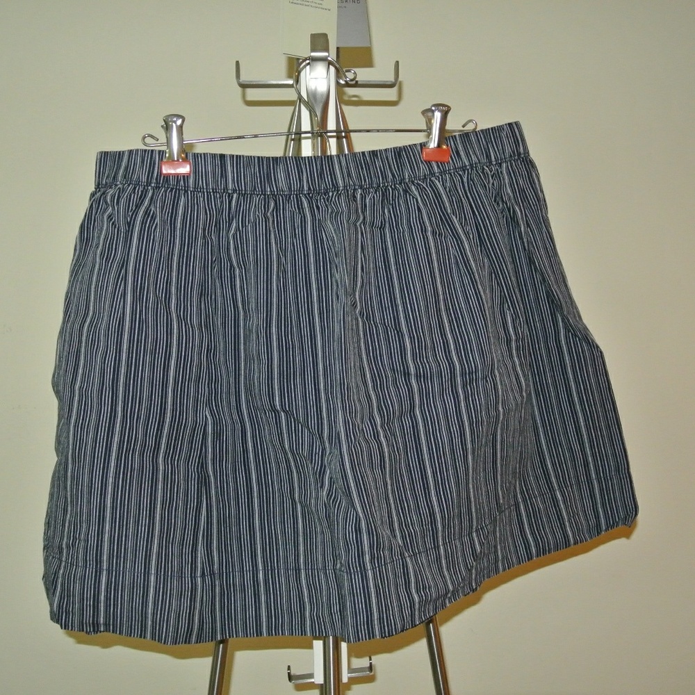 Gap striped skirt with pockets
